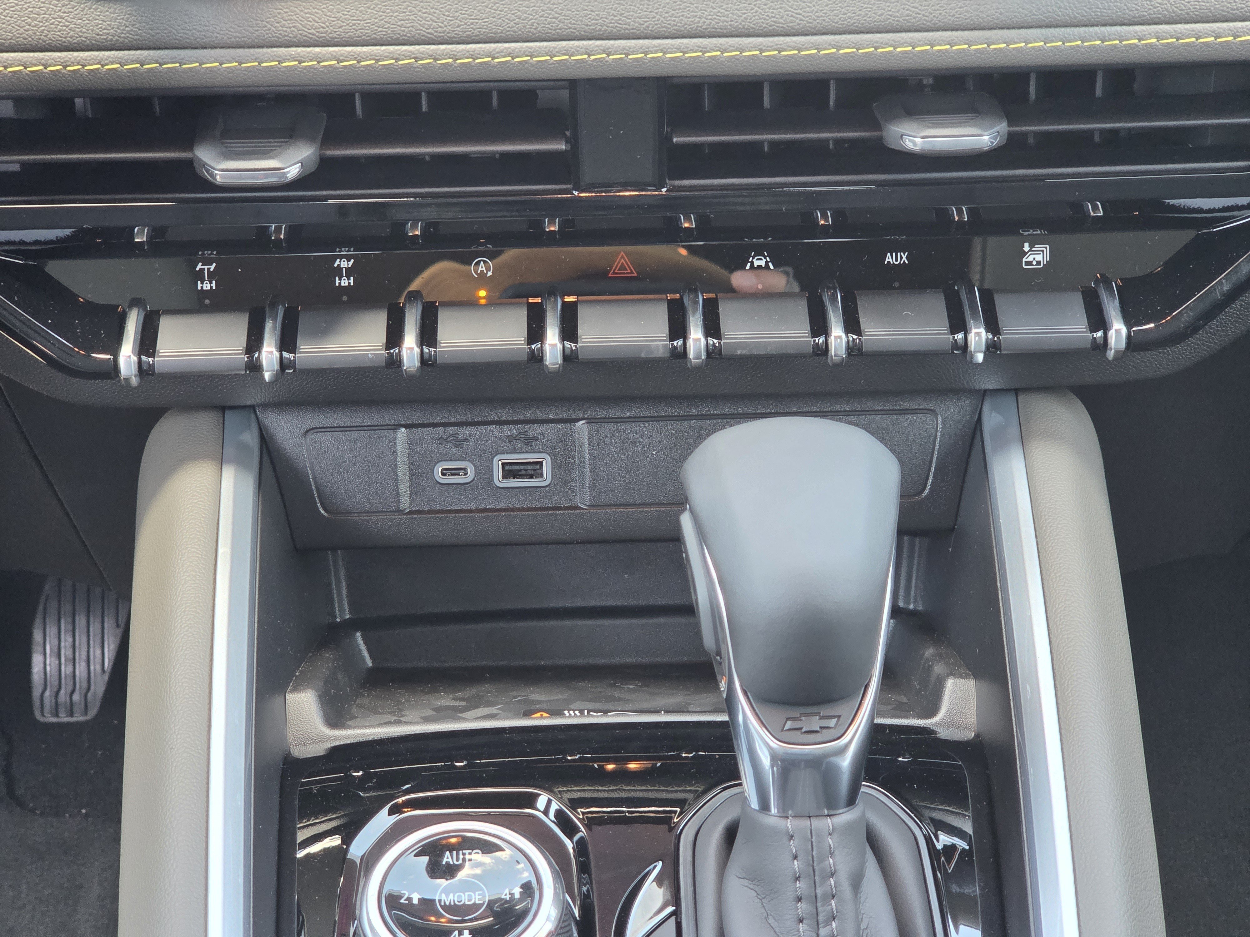 2026 Chevrolet Colorado ZR2 - Photo 11