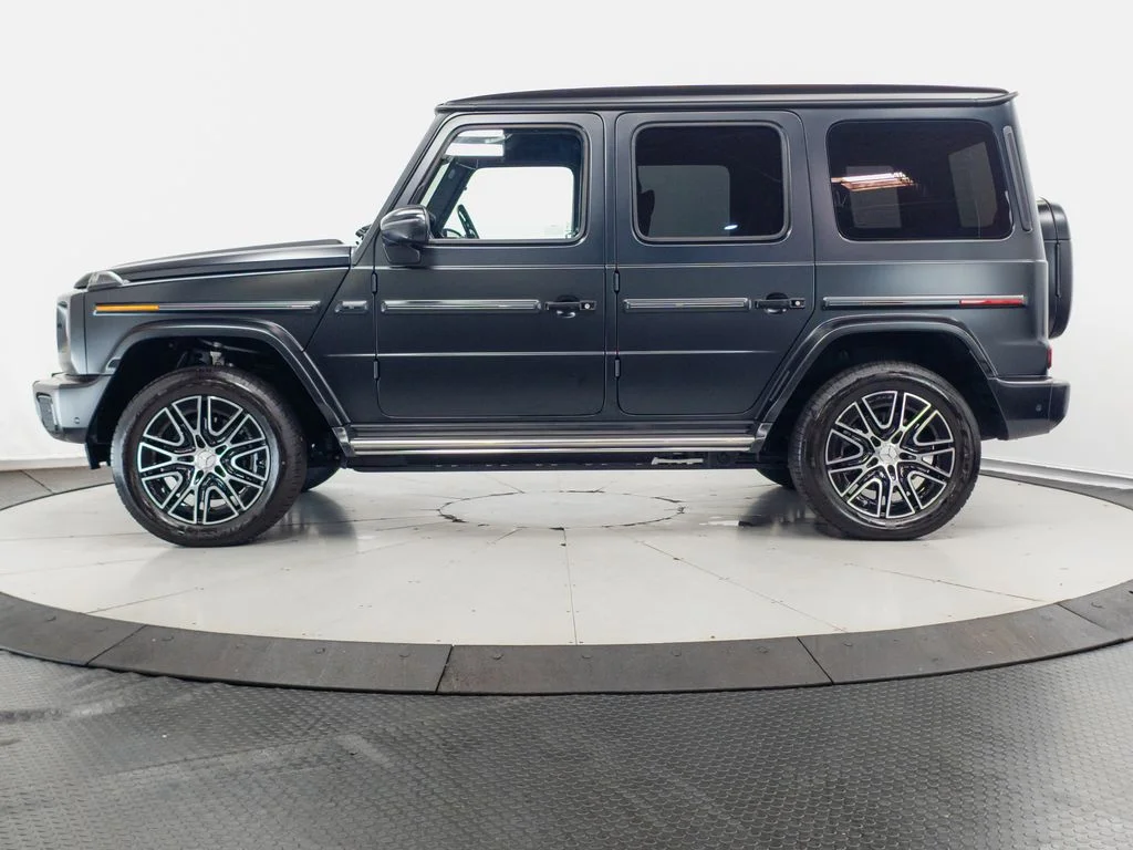 Certified Used 2025 Black Mercedes-Benz G 580 image 4