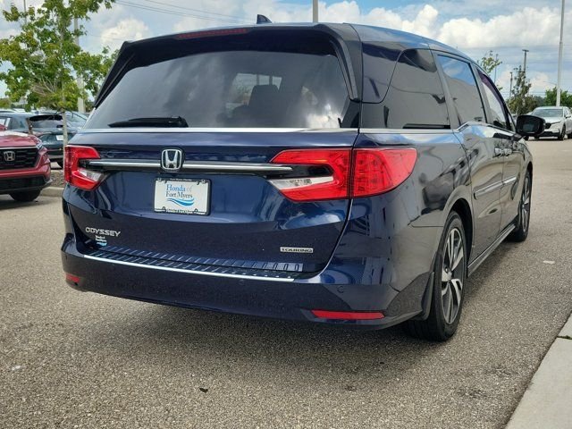 Used 2021 Obsidian Blue Pearl Honda Touring image 6