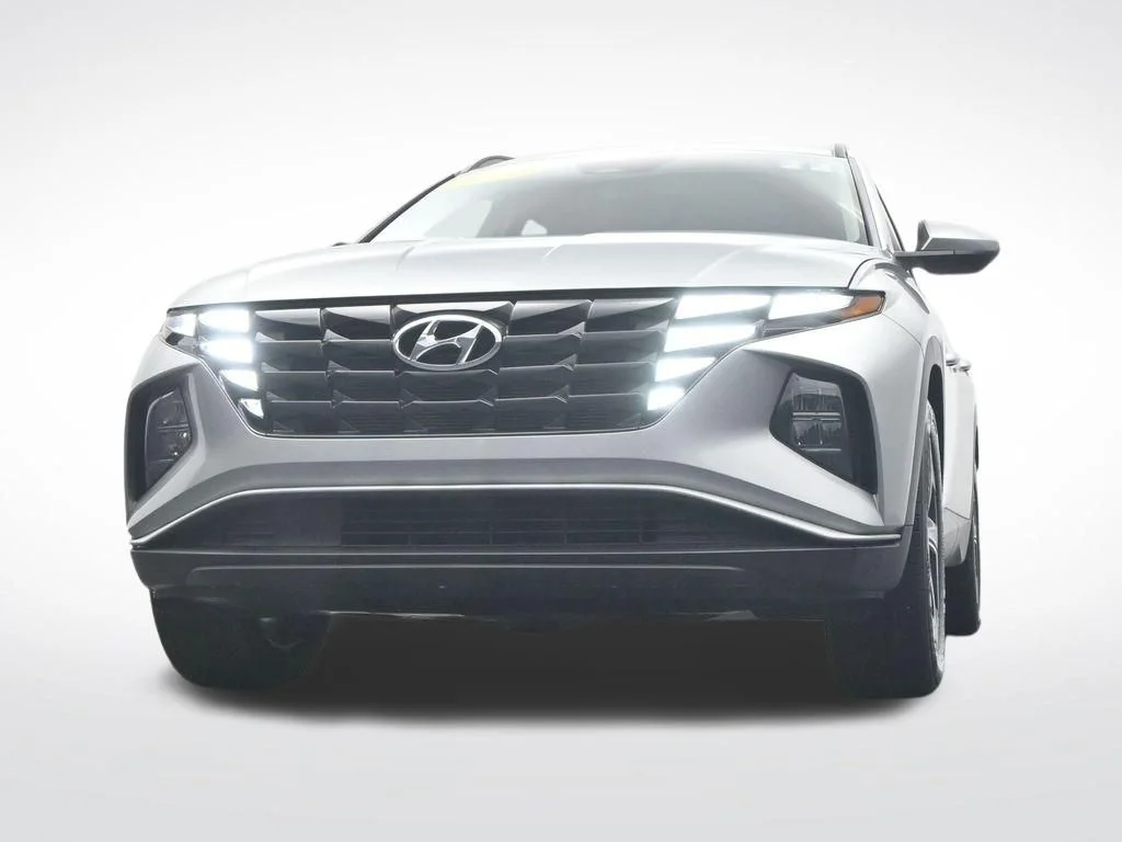 Used 2024 Silver Hyundai SEL image 40