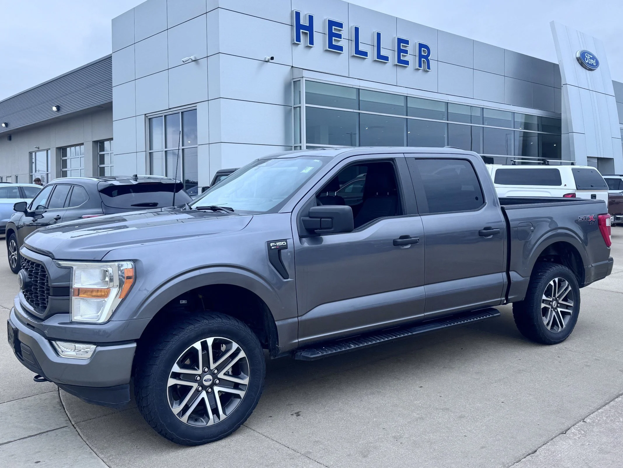 Used 2022 Gray Metallic Ford XL image 3