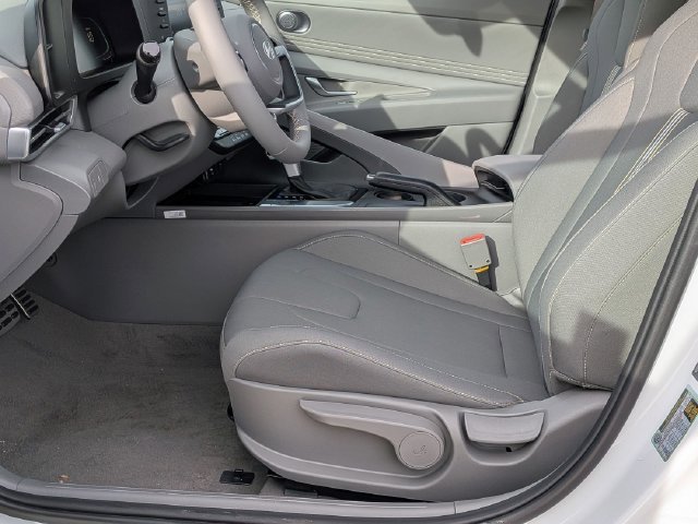 Used 2026 White Hyundai SEL Sport image 11