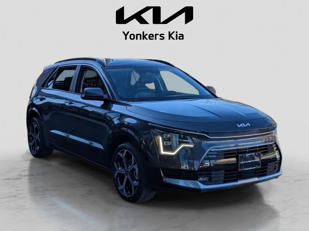 Used 2024 Gray Kia SX Touring image 4