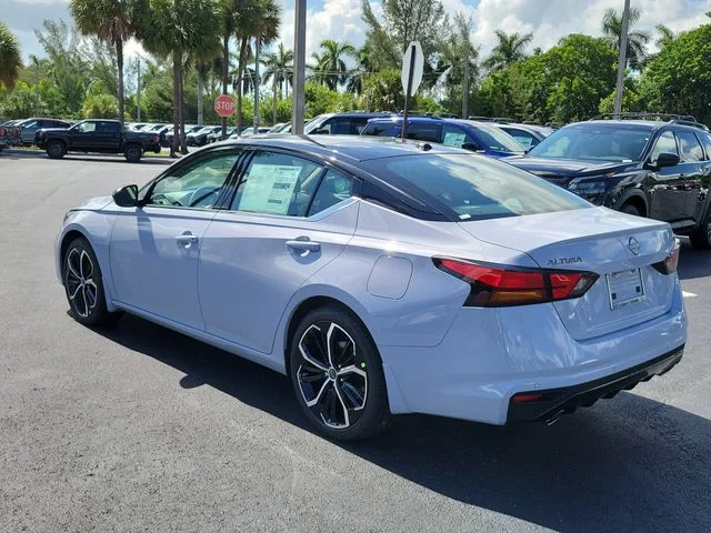 New 2026 Gray Sky Pearl / Super Black Two-tone Nissan SR image 6