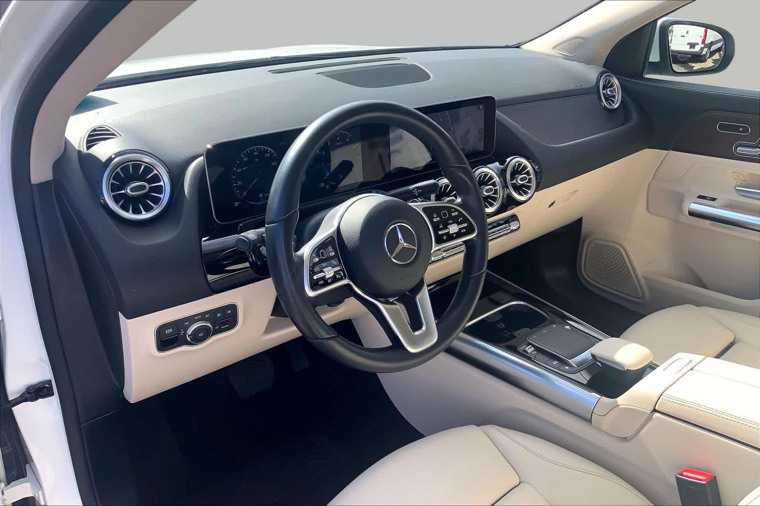 Used 2021 Polar White Mercedes-Benz GLA 250 image 17