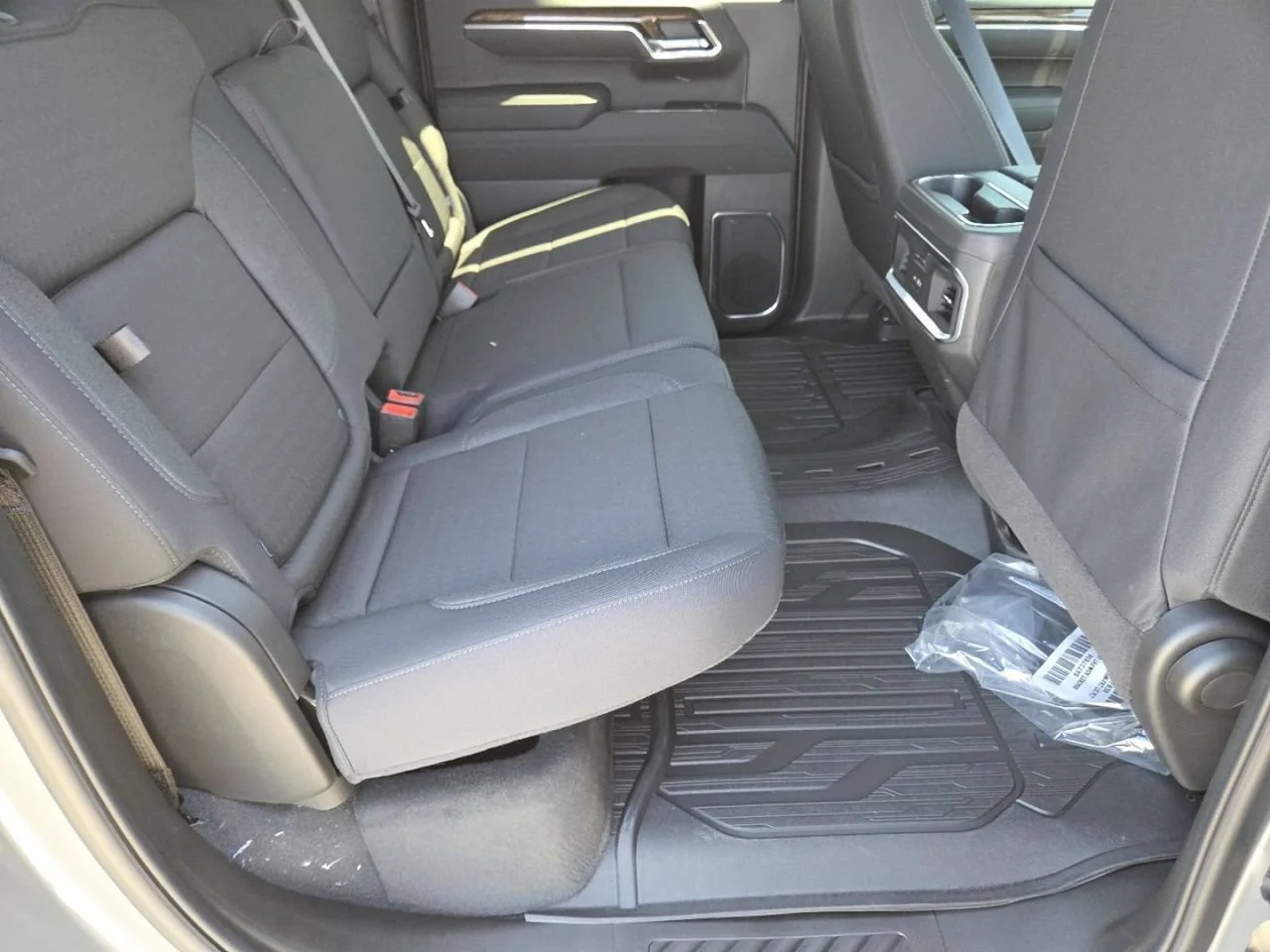 New 2026 Sterling Metallic GMC Elevation image 24