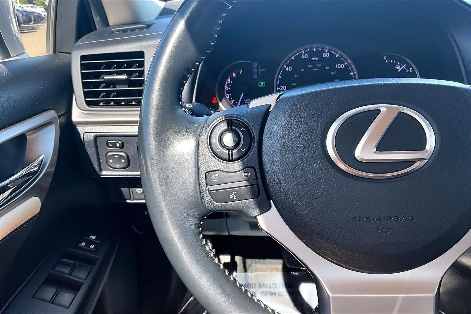 Used 2014 Silver Lining Metallic Lexus Hybrid image 23