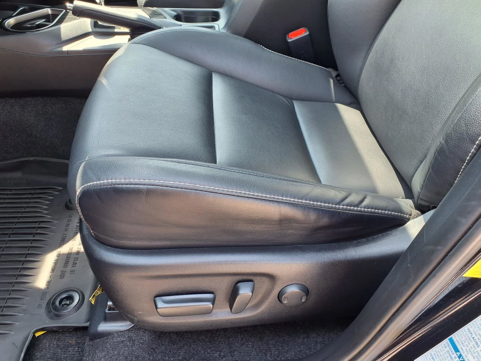 Used 2018 Aqua Toyota Hybrid Limited image 25