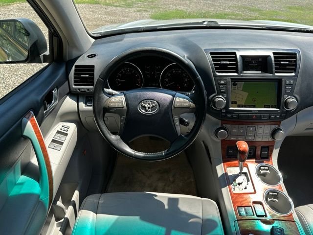 2010 Toyota Highlander Limited - Photo 31