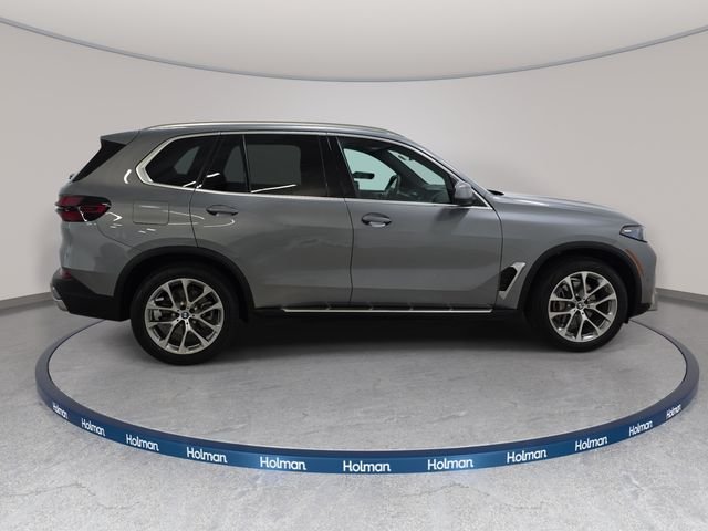 Certified Used 2025 Skyscraper Grey Metallic BMW xDrive40i image 4