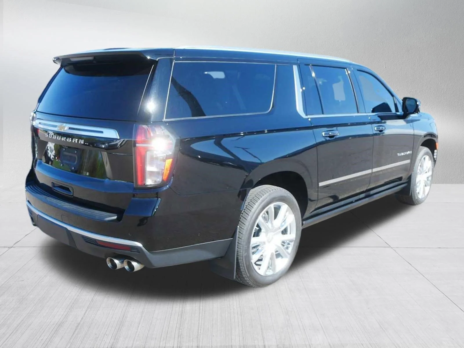 Used 2024 Black Chevrolet High Country image 4