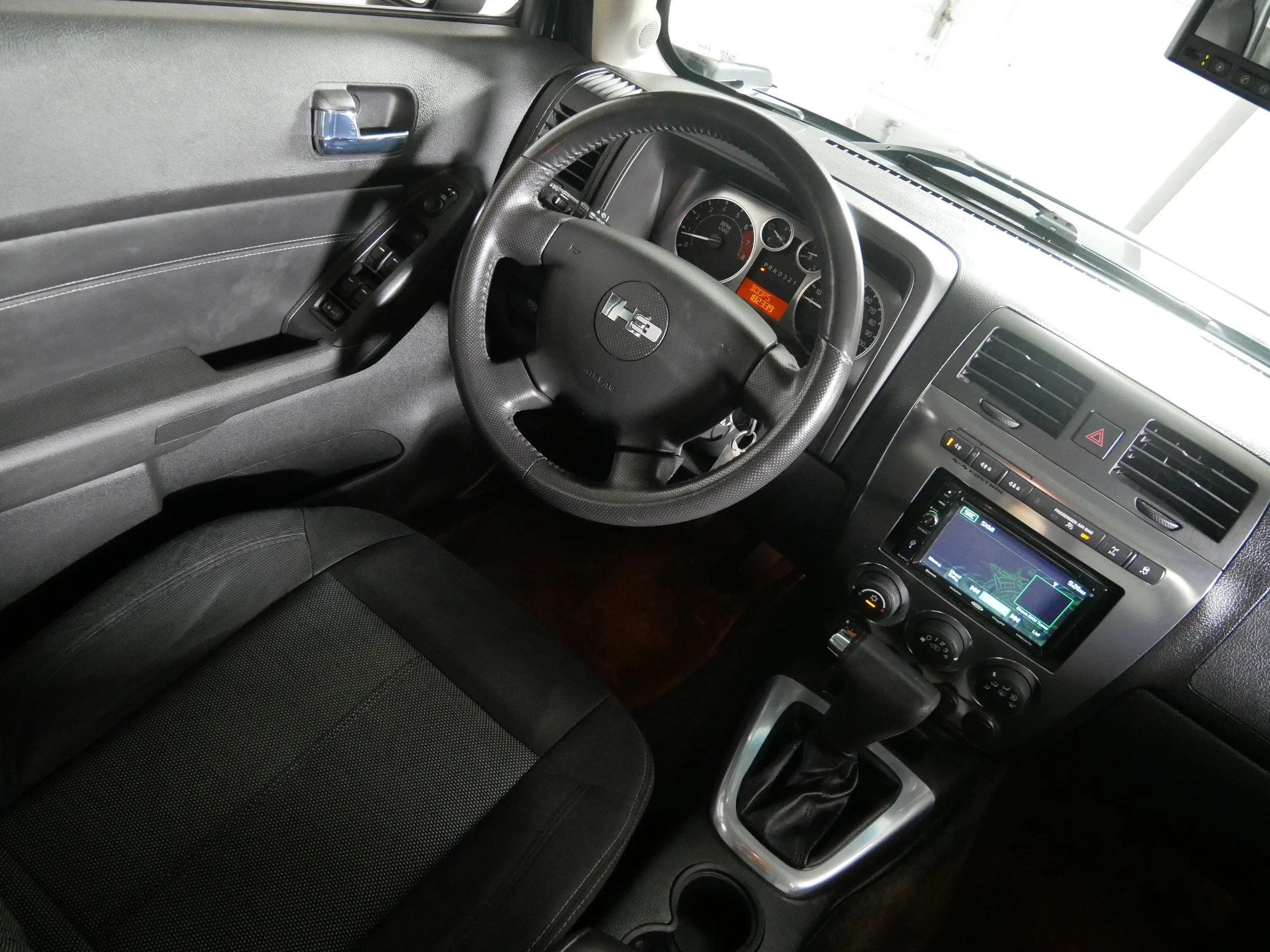 Used 2008 Black HUMMER SUV image 9