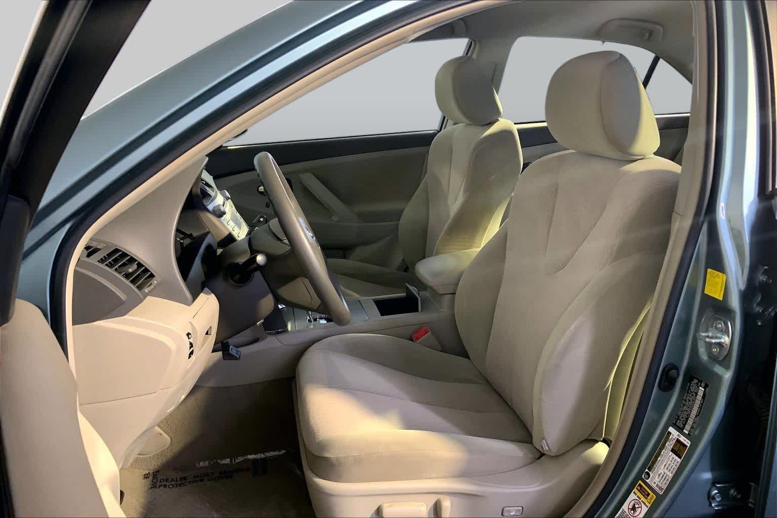 Used 2011 Aloe Green Metallic Toyota LE image 8