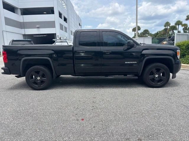 Used 2015 Onyx Black GMC Base image 2