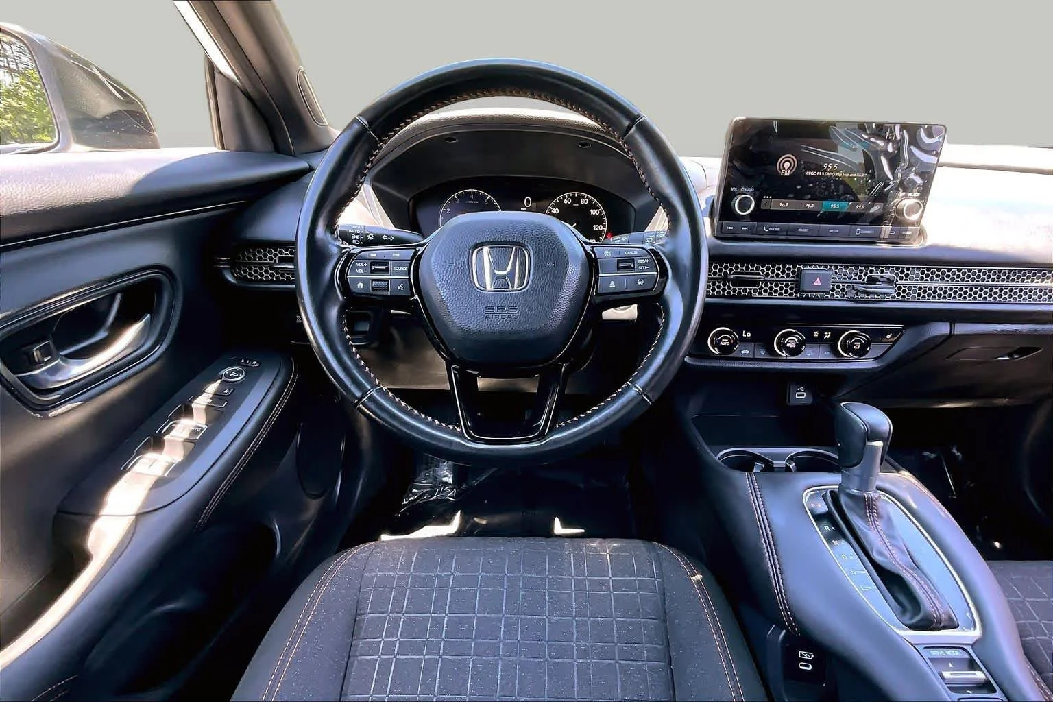 Used 2025 Platinum White Pearl Honda Sport image 6