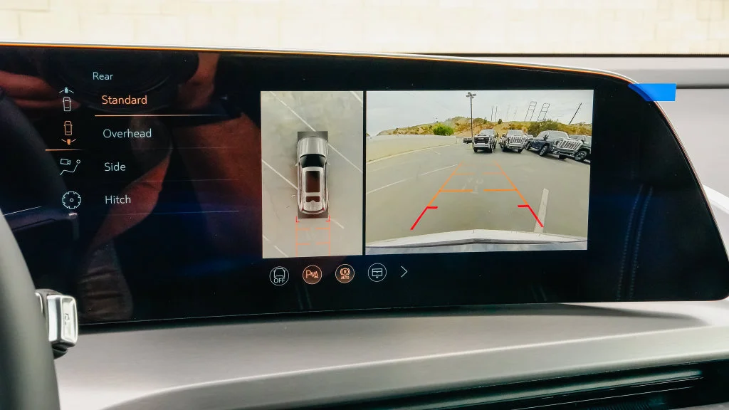 2027 Cadillac VISTIQ Luxury - Photo 18