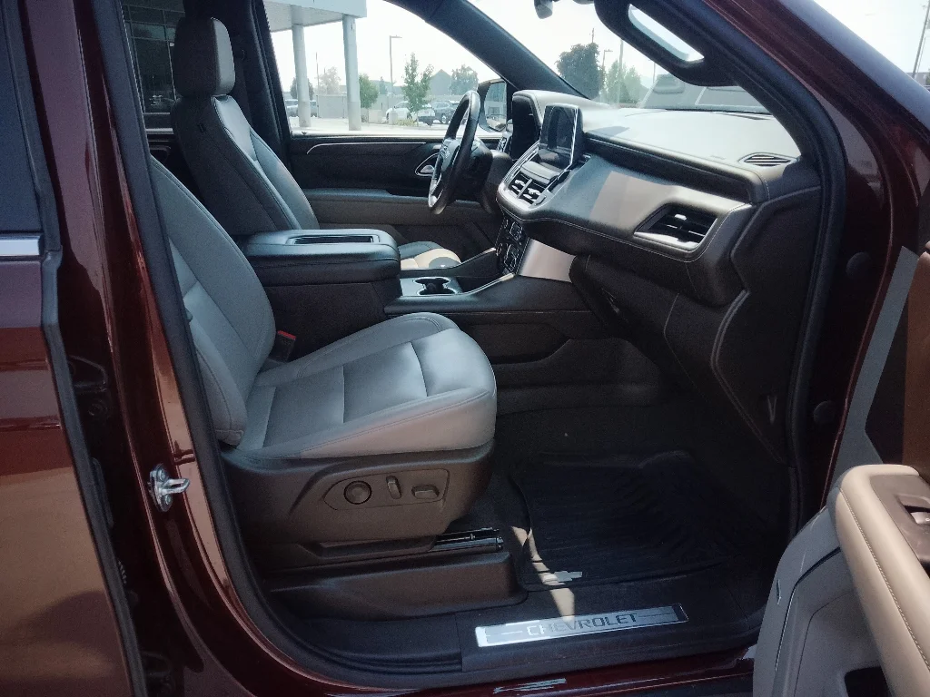 Used 2022 Auburn Metallic Chevrolet LT image 17