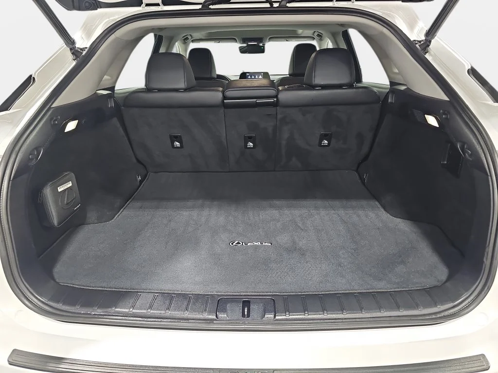 Used 2022 White Lexus 350 image 14
