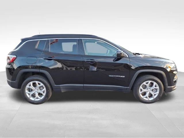 Used 2024 Black Jeep Latitude image 13