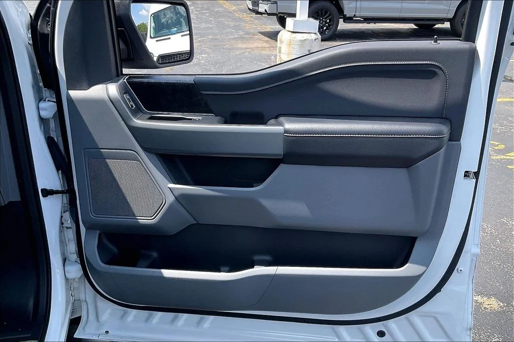 Used 2023 White Ford XLT image 23