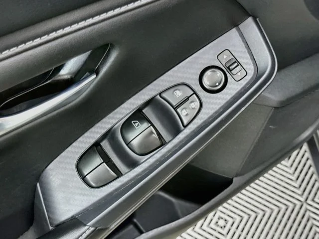 Used 2024 Gray Nissan SV image 17