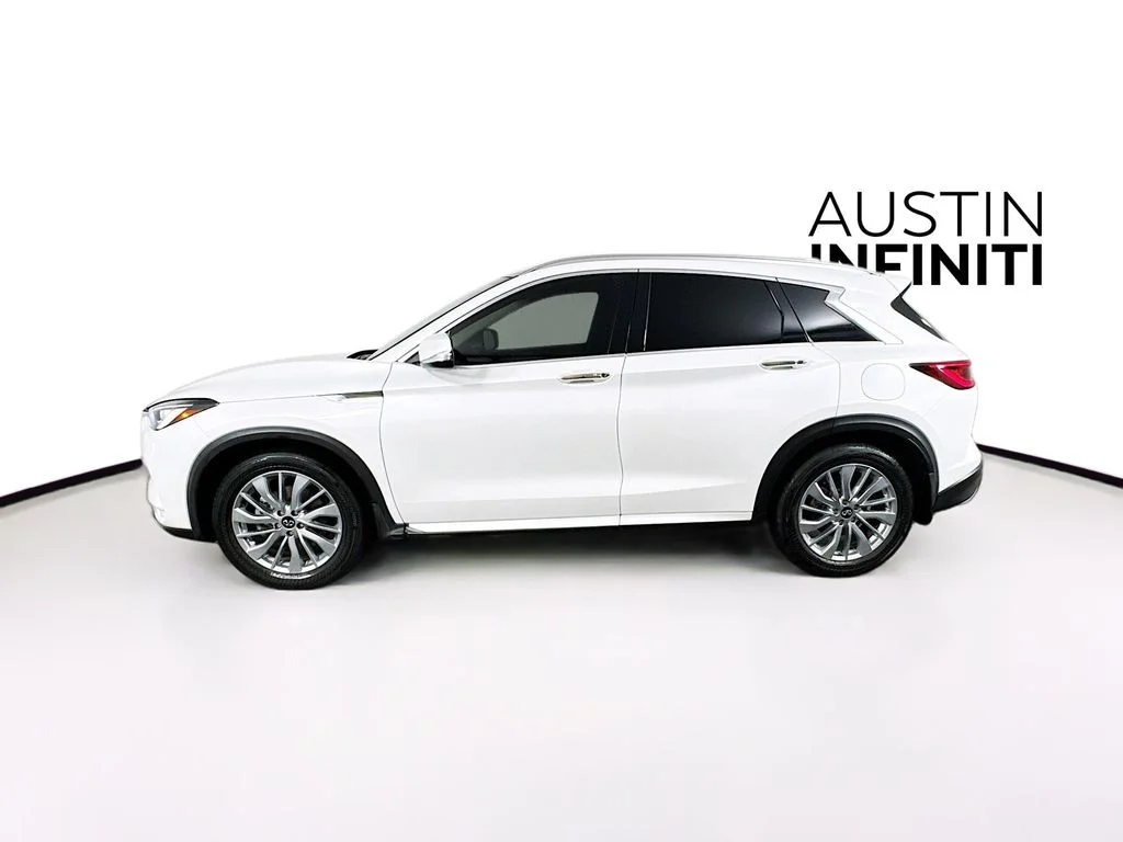 Certified Used 2023 White INFINITI LUXE image 5
