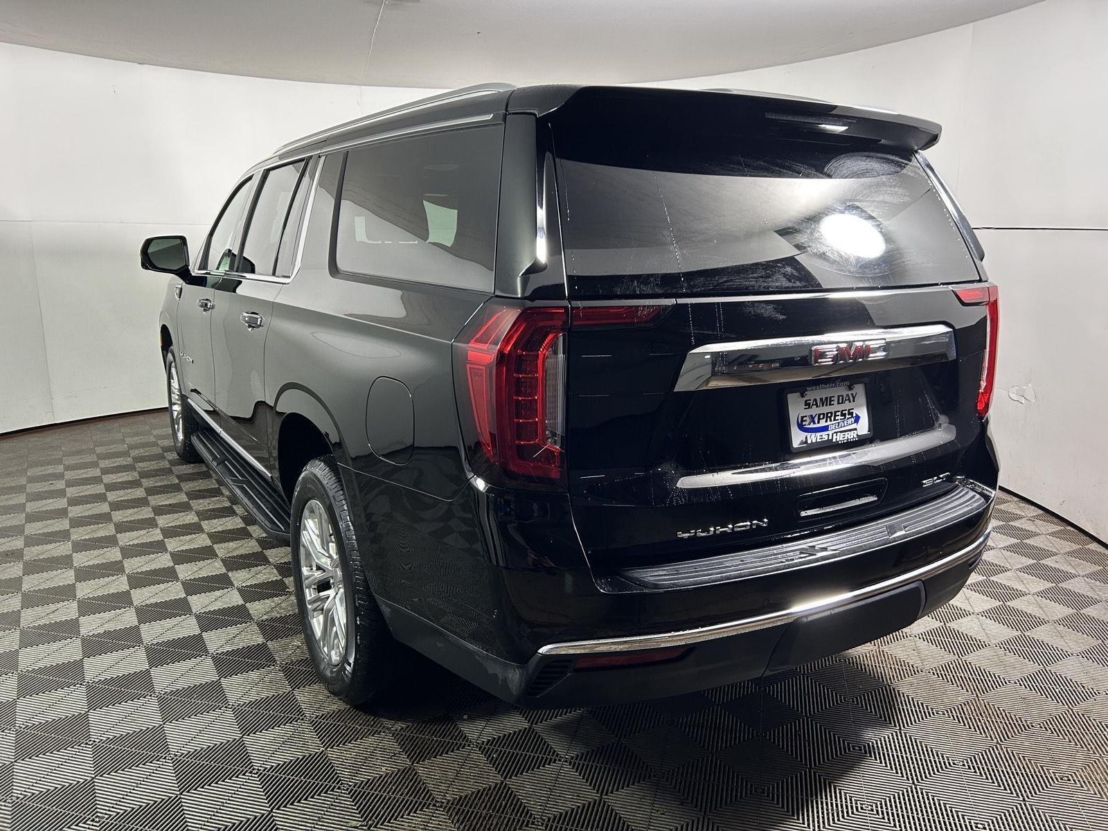 Used 2023 Onyx Black GMC SLT image 11