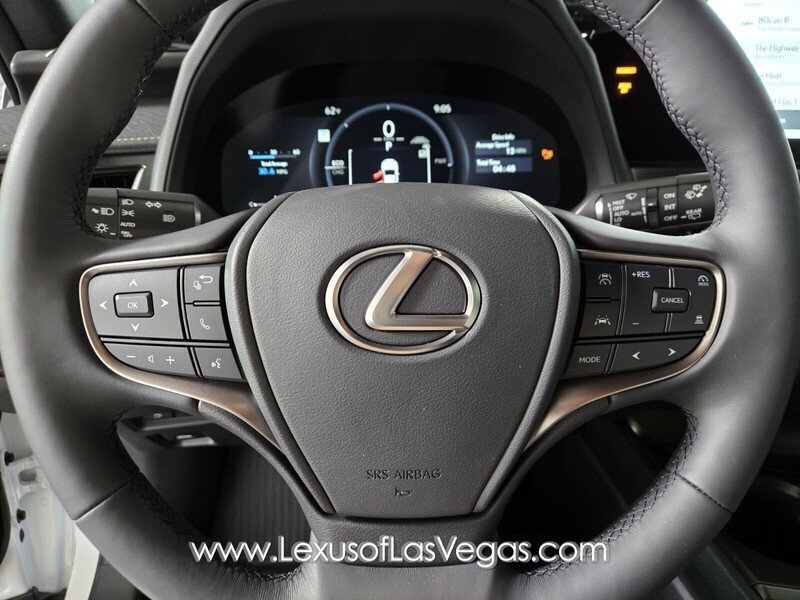 2025 Lexus UX 300h Premium - Photo 17