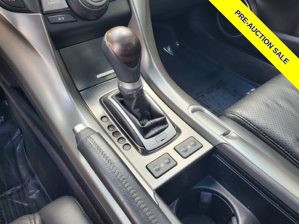 Used 2010 White Acura 3.5 image 30