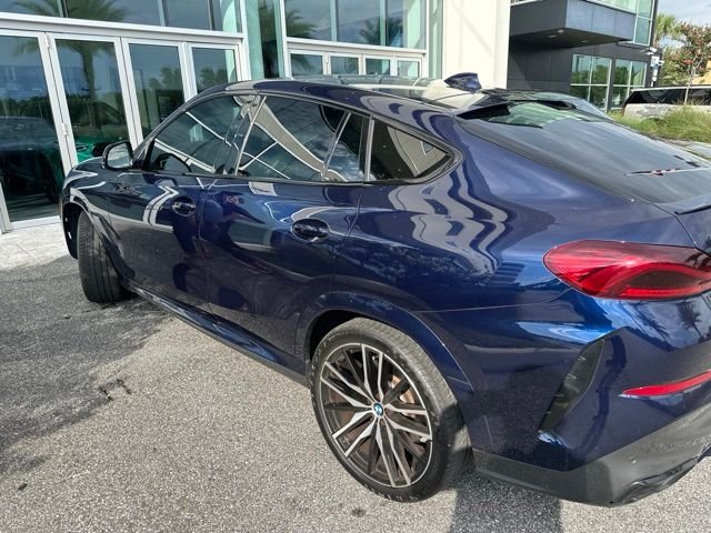 Used 2021 Tanzanite Blue II Metallic BMW M50i image 3
