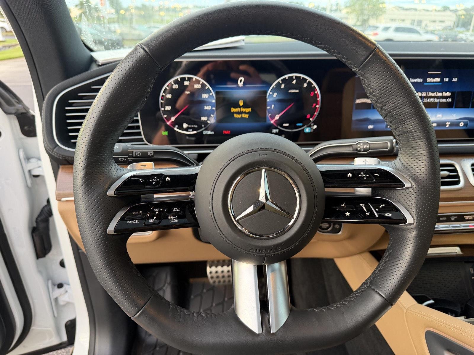 Used 2025 Polar White Mercedes-Benz GLS 450 image 22