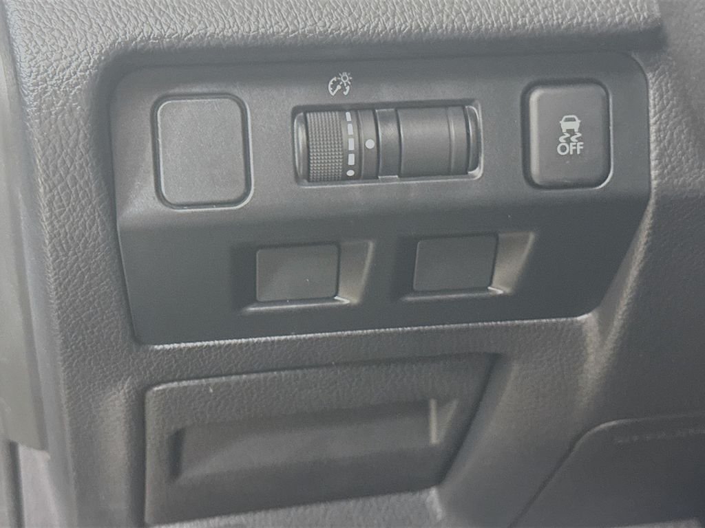 Used 2015 Dark Gray Metallic Subaru Limited image 10