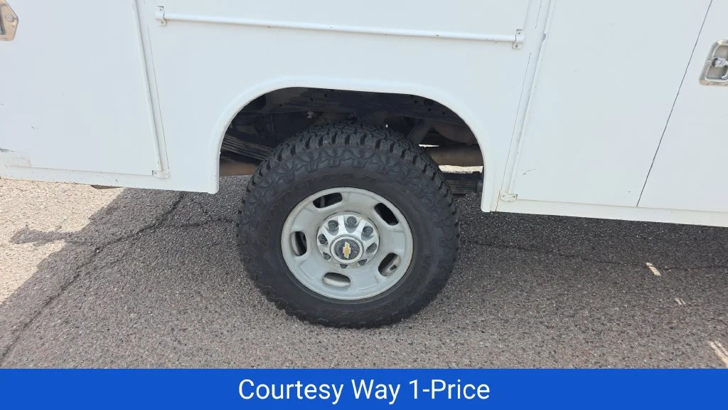 Used 2016 White Chevrolet Work Truck image 12