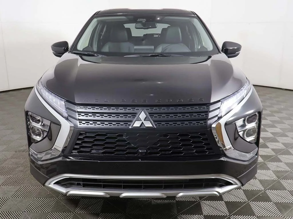New 2026 Black Mitsubishi SE image 13