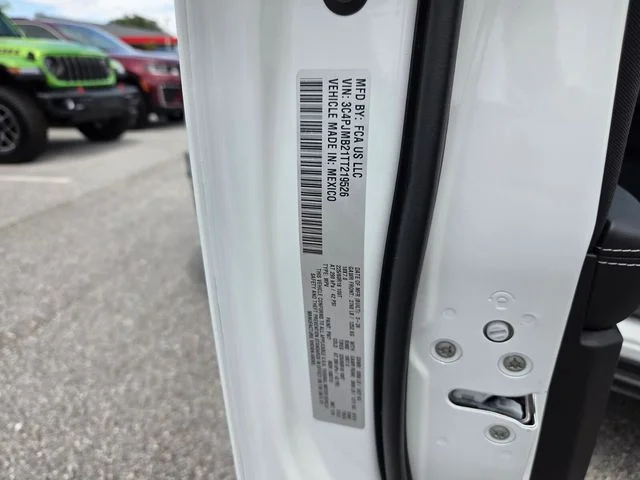 New 2026 Bright White Clear-Coat Exterior Paint Jeep Laredo image 20