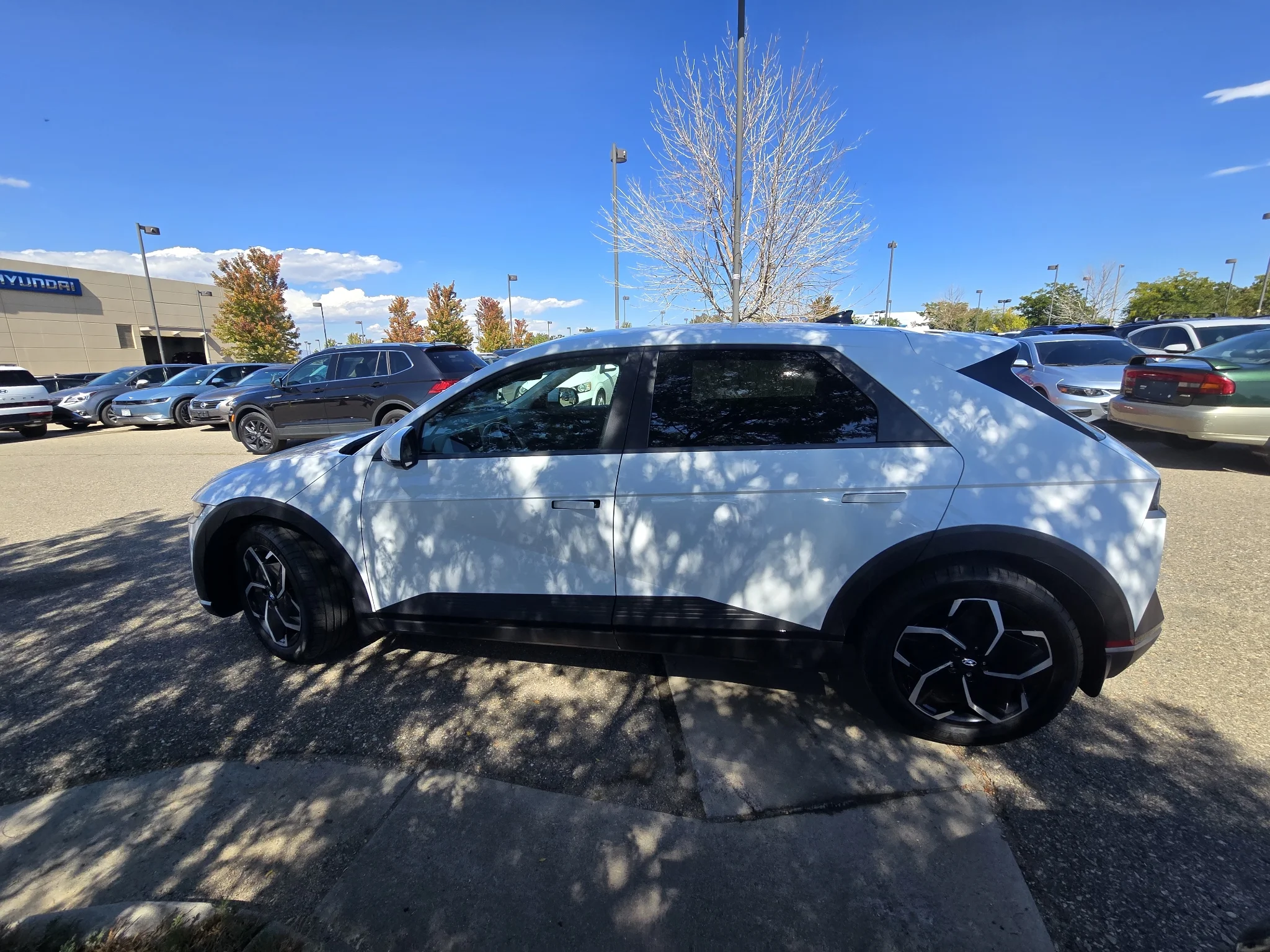 Used 2024 Atlas White Hyundai SEL image 2