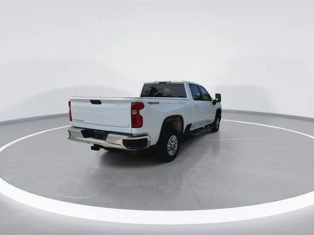 Used 2025 White Chevrolet LT image 10