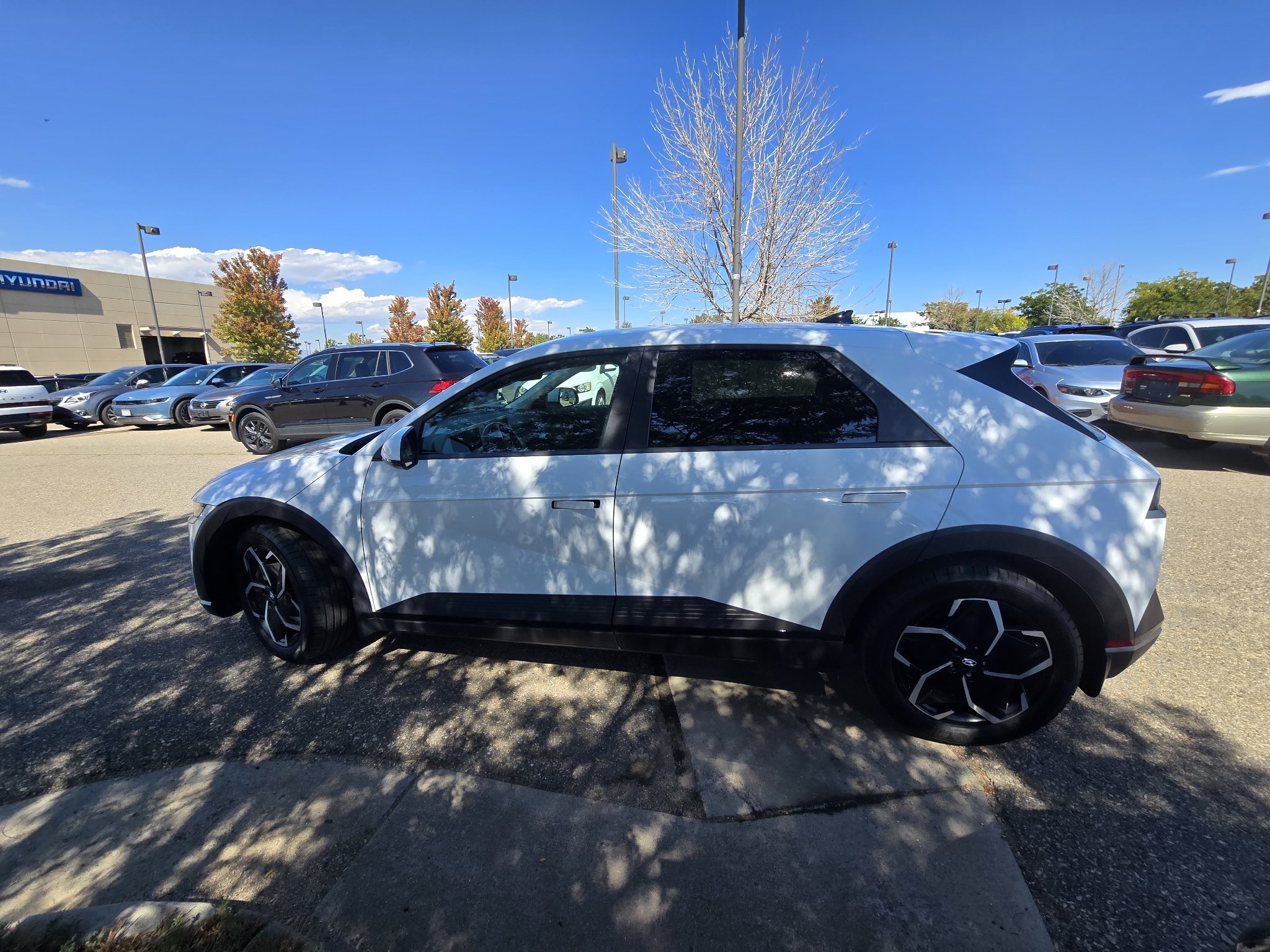 Used 2024 Atlas White Hyundai SEL image 2