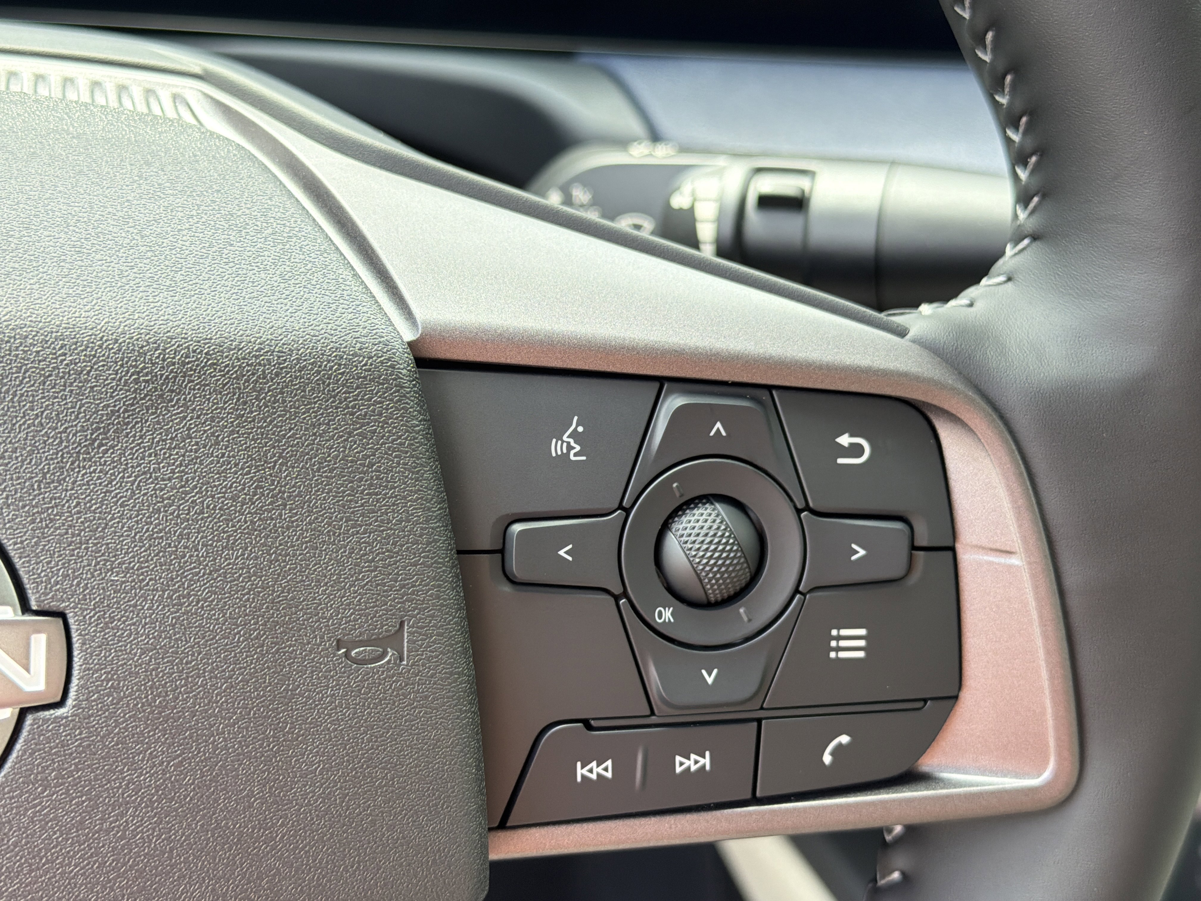 New 2026 Atlantic Gray Metallic Nissan SL image 26