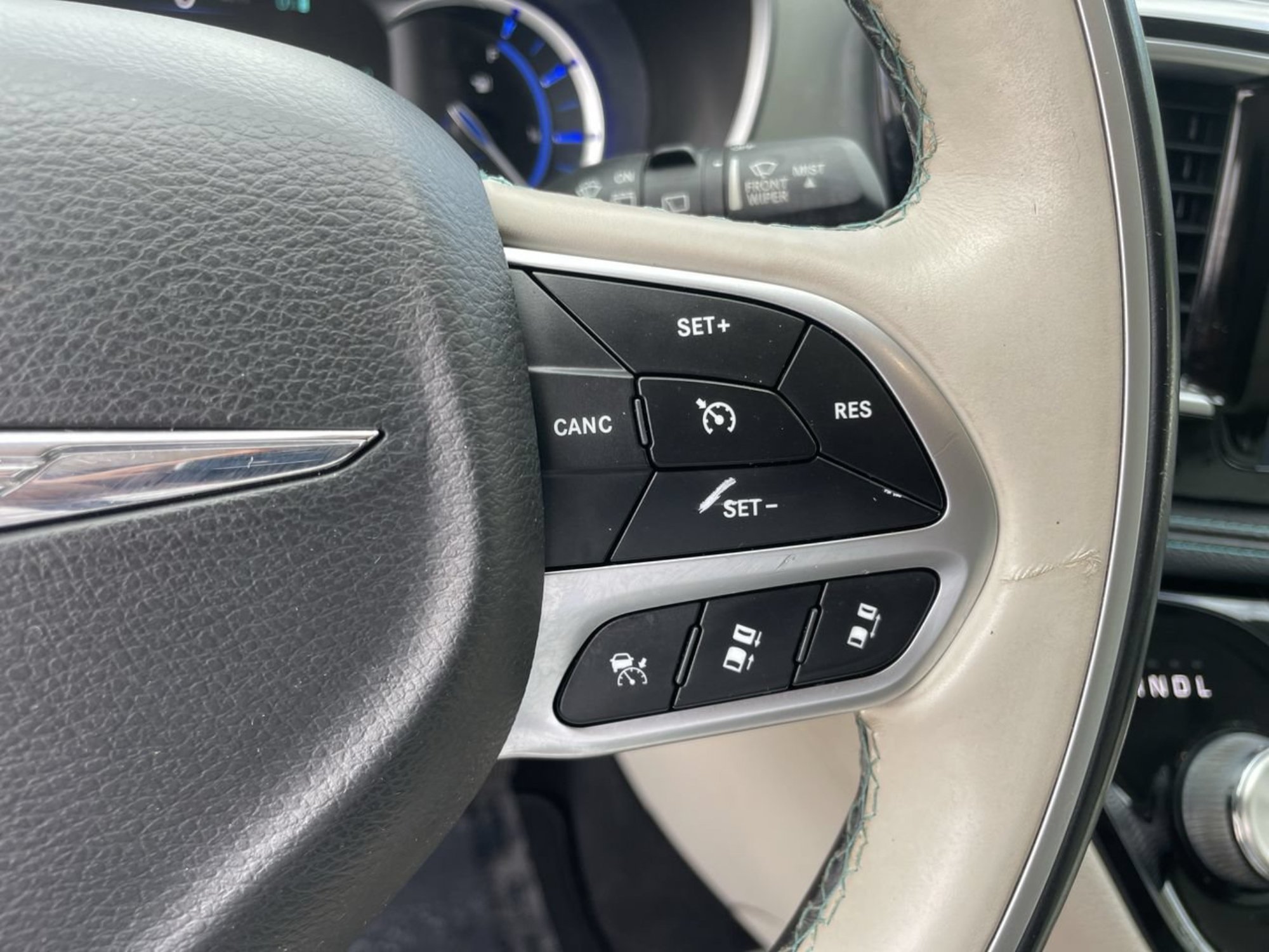Used 2017 Tusk White Chrysler Platinum image 32