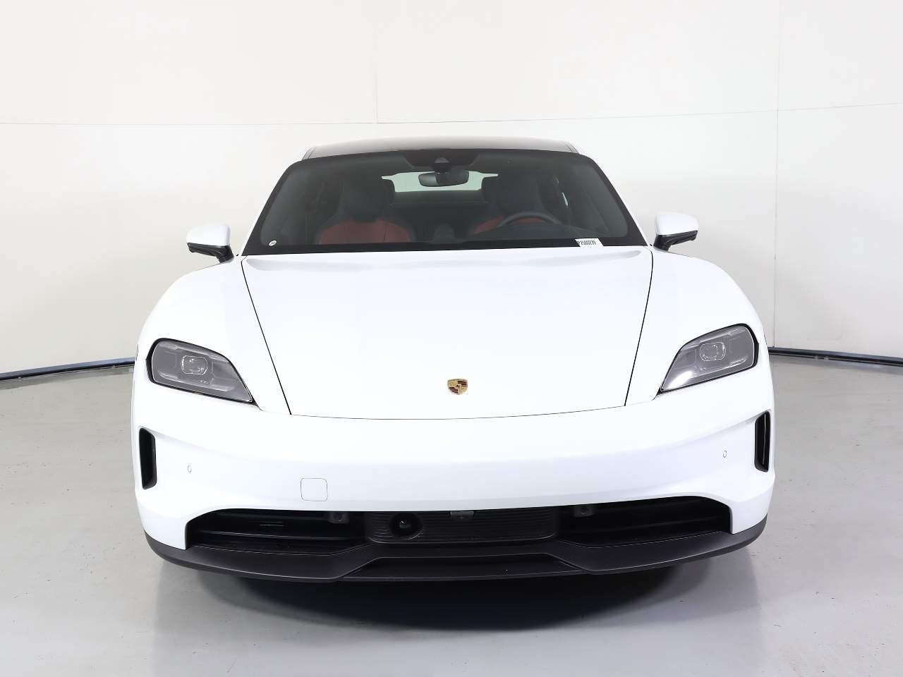 2025 Porsche Taycan Base - Photo 10