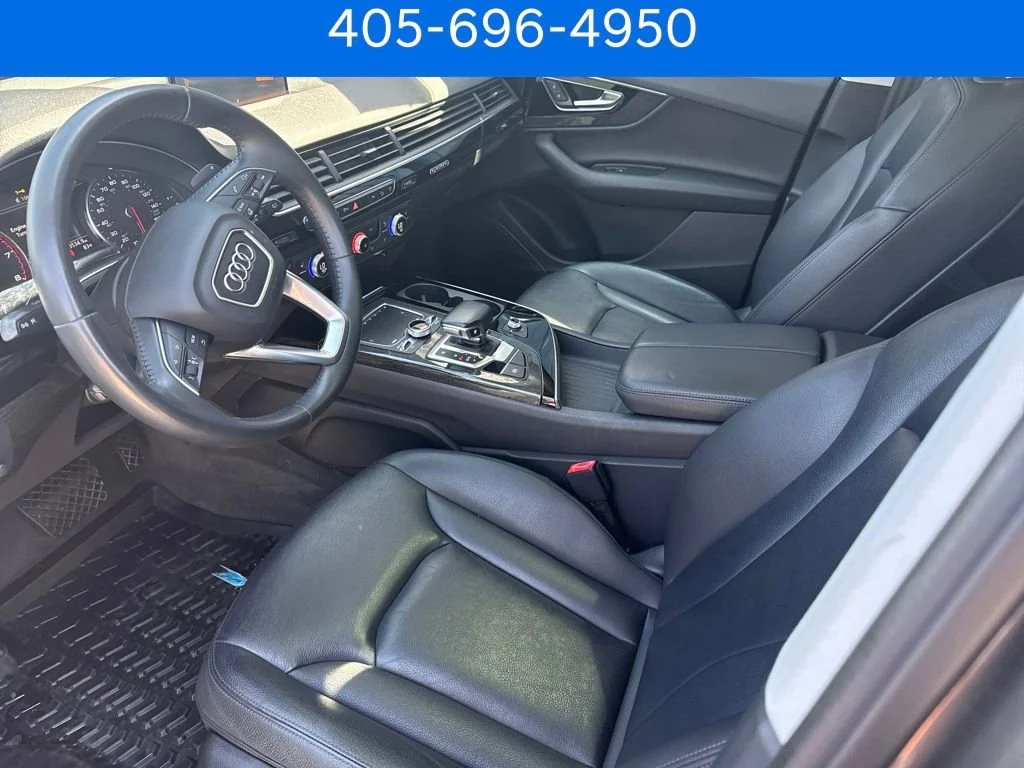Pre-Owned 2019 Audi Q7 SE Premium