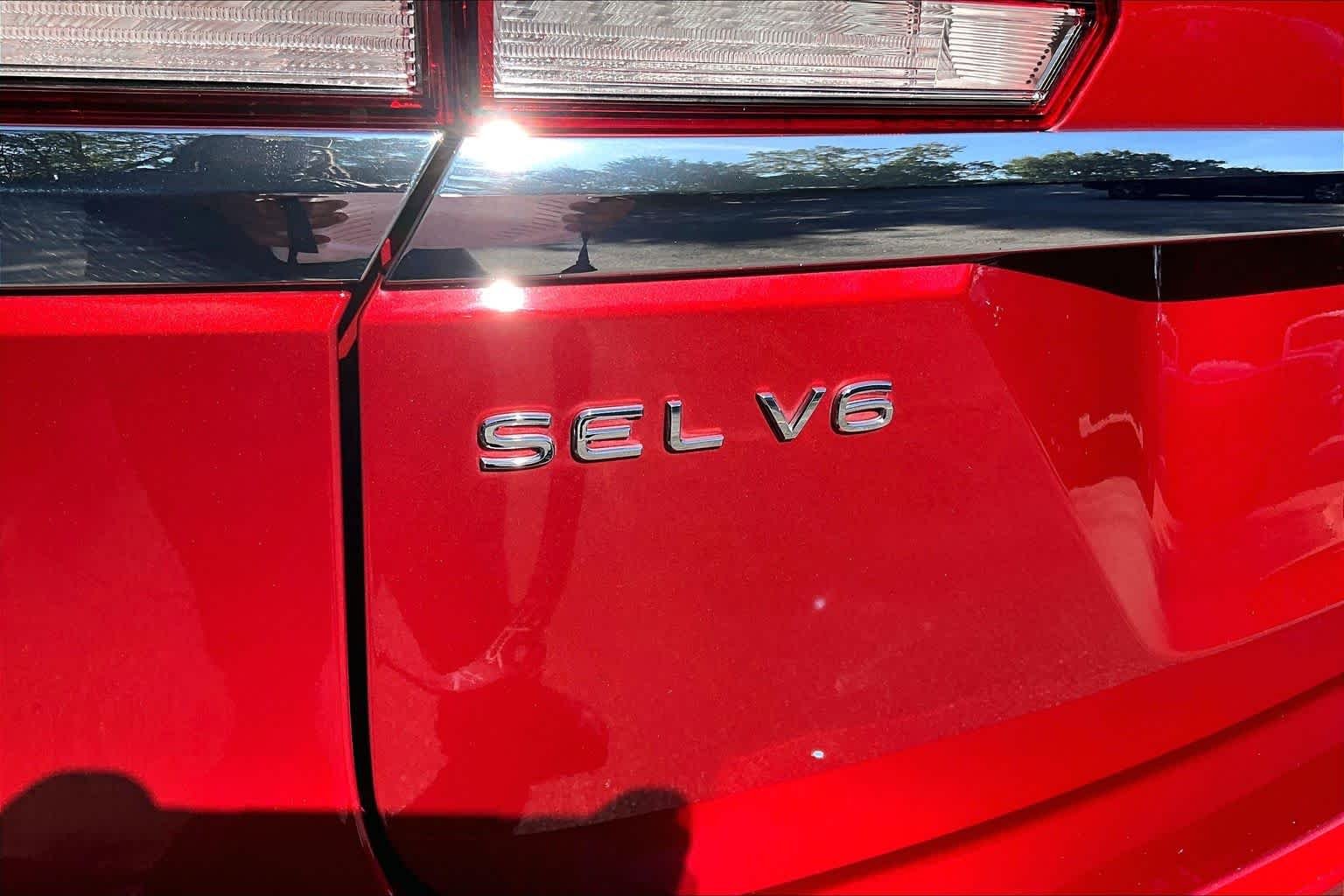 Used 2022 Aurora Red Metallic Volkswagen 3.6L V6 SEL image 10