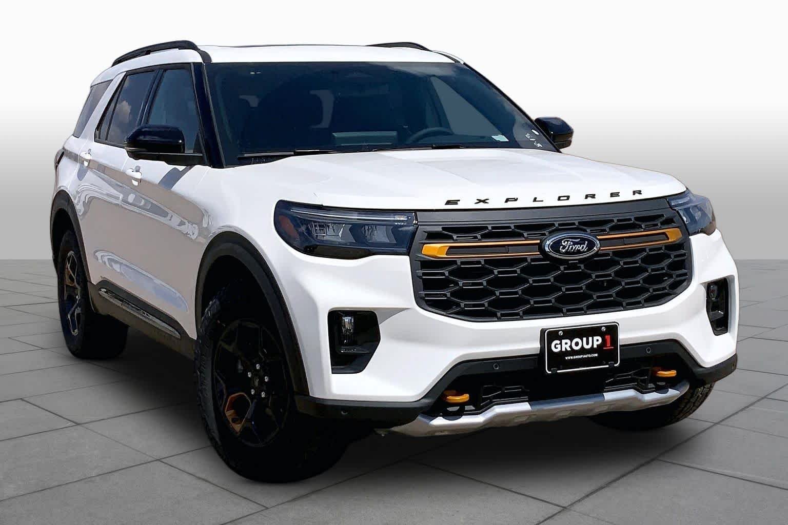 New 2026 Star White Metallic Tri-Coat Ford Tremor® image 2