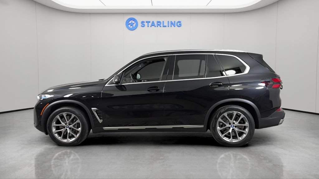 Used 2025 Black BMW xDrive50e image 3
