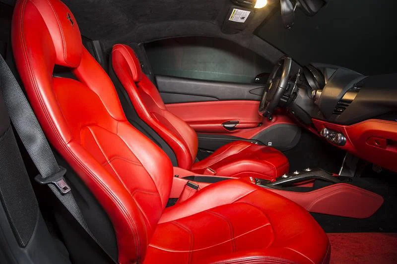 Used 2018 Black Ferrari Base image 6