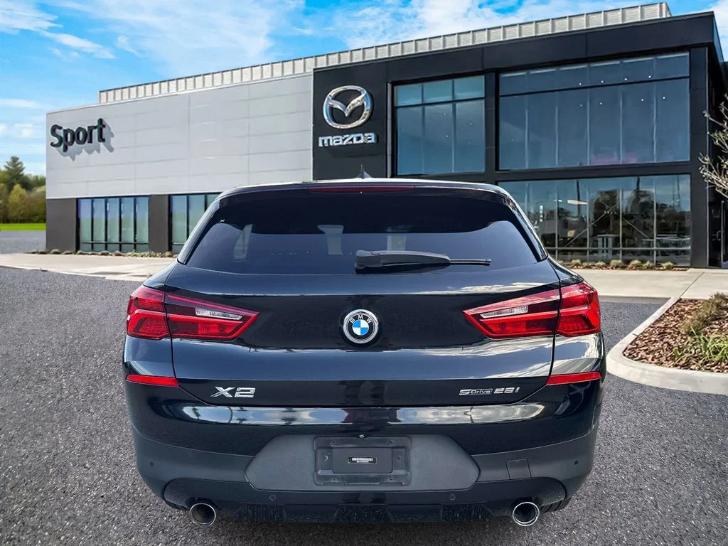 Used 2019 Black BMW sDrive28i image 4