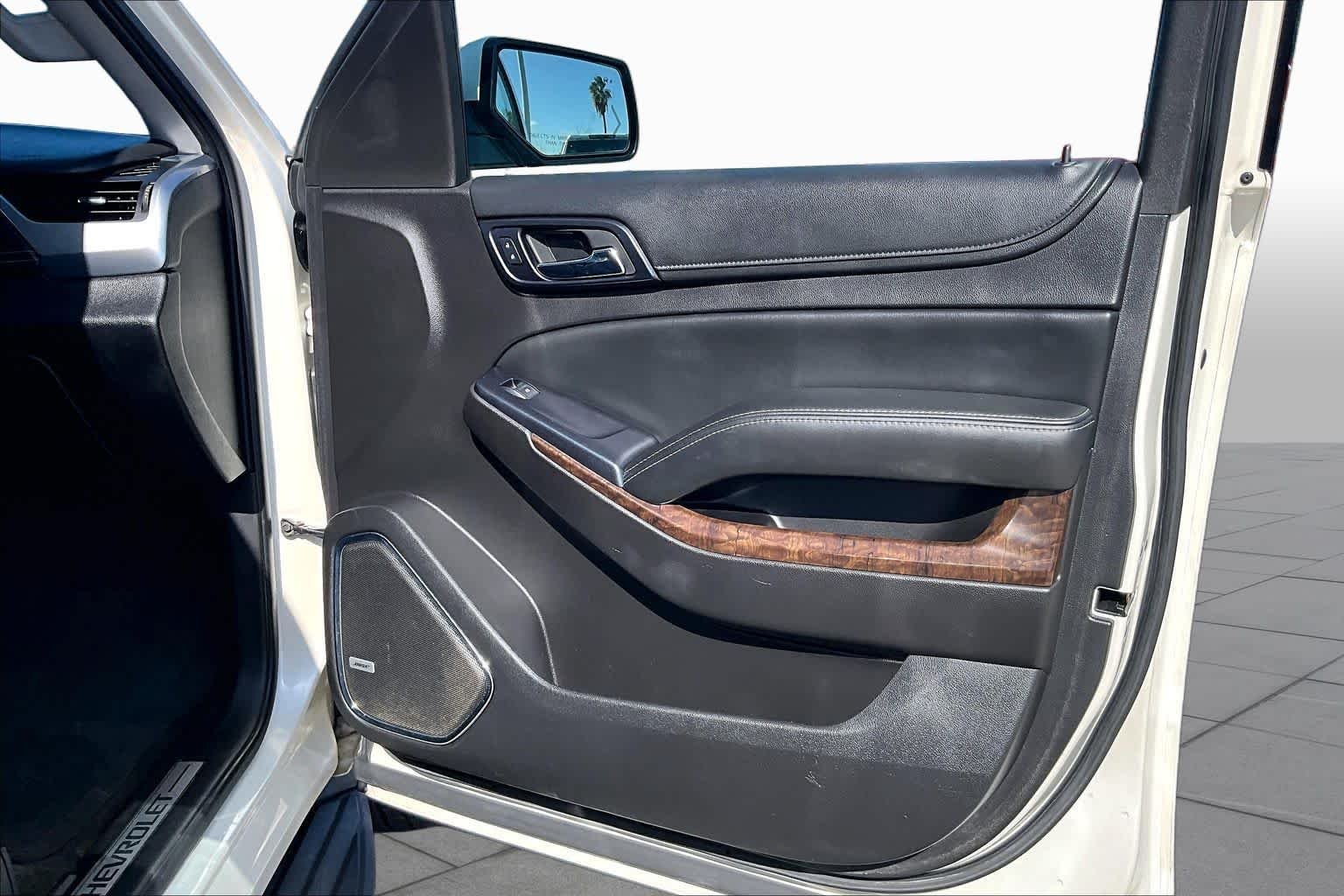 Used 2015 White Diamond Tricoat Chevrolet LT image 22