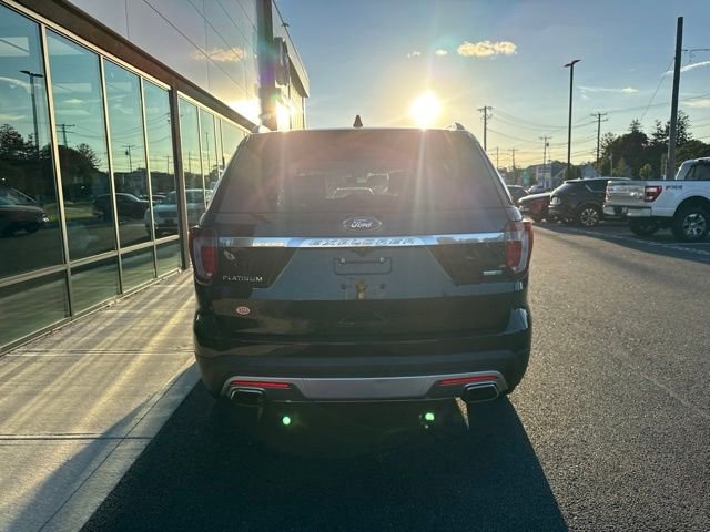 Used 2016 Black Ford Platinum image 4