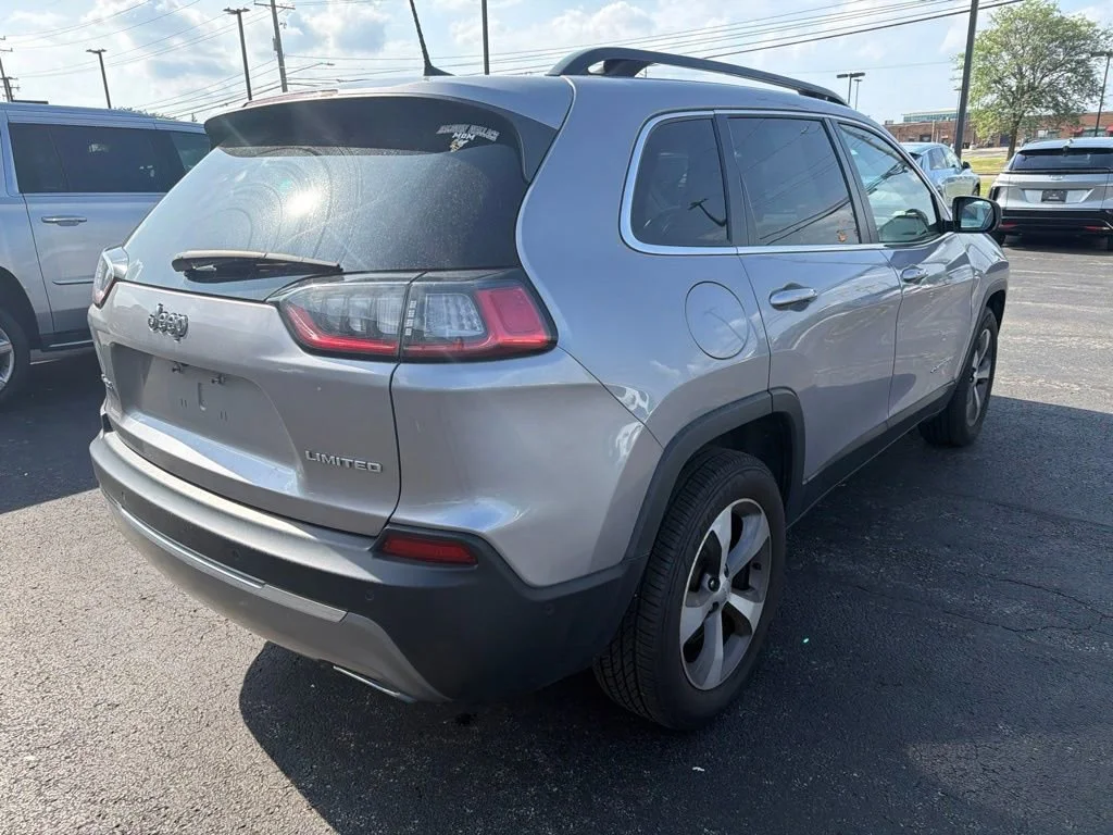 Used 2022 Gray Jeep Limited image 2